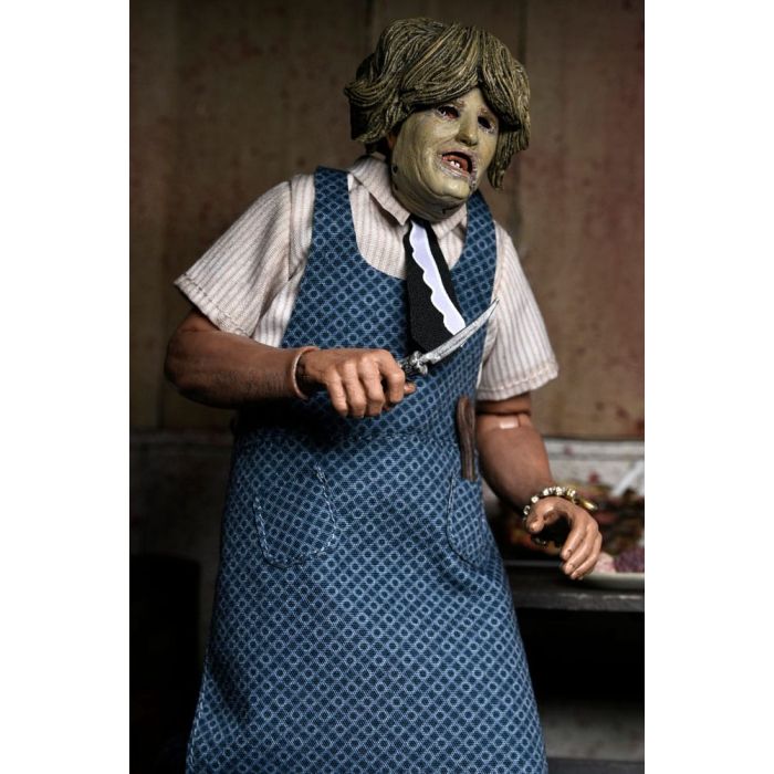 Texas Chainsaw Massacre Clothed Action Figure Leatherface with Old Lady Mask 20 cm