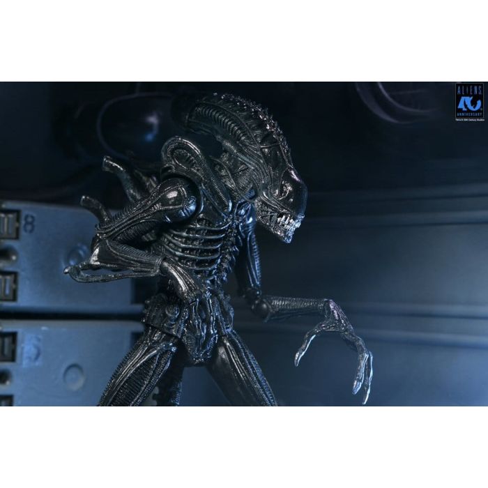 Aliens Ultimate Action Figure Warrior (1986) Xenomorph Black (40th Anniversary) 23 cm
