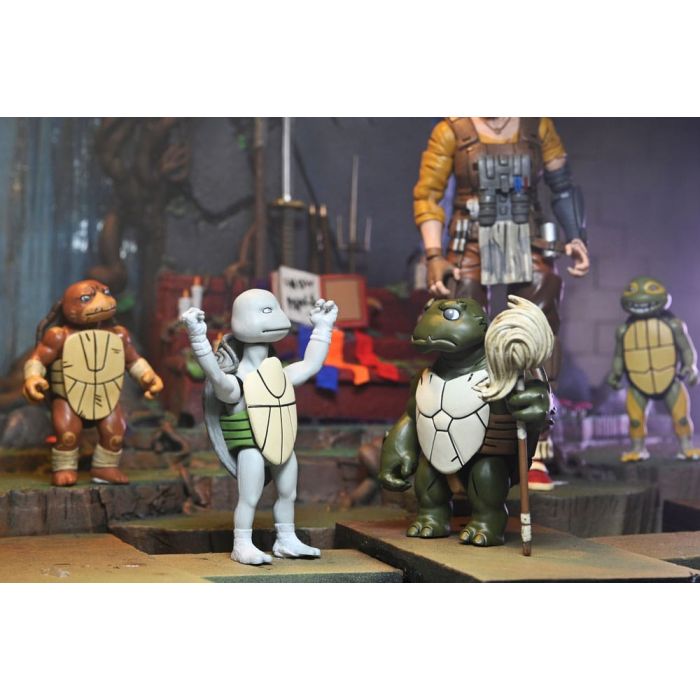 Teenage Mutant Ninja Turtles: The Last Ronin Action Figure Ultimate Casey Marie with Baby Odyn & Uno 17 cm