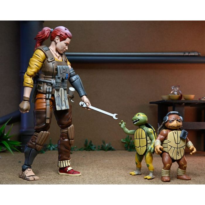 Teenage Mutant Ninja Turtles (The Last Ronin The Lost Years) Action Figure Grammy April with Baby Yi & Moja 18 cm 
