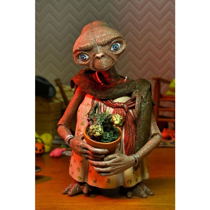 E.T. the Extra-Terrestrial - E.T. in Disguise Ultimate Action Figure