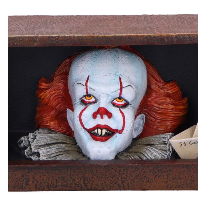 It Figure Pennywise Drain 8 cm 