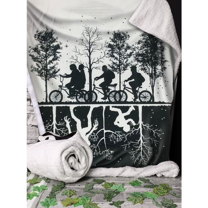 Stranger Things Throw Blanket Black & White 100 x 150 cm 