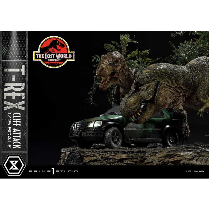 Jurassic World: The Lost World Statue 1/15 T-Rex Cliff Attack 53 cm