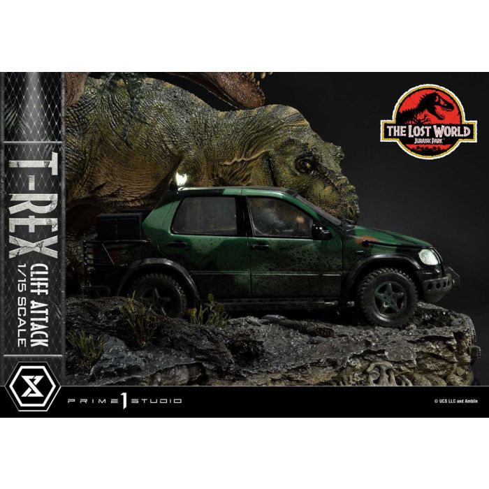 Jurassic World: The Lost World Statue 1/15 T-Rex Cliff Attack 53 cm