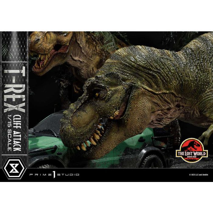 Jurassic World: The Lost World Statue 1/15 T-Rex Cliff Attack 53 cm