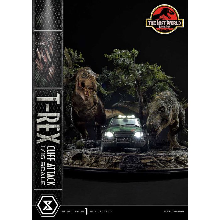 Jurassic World: The Lost World Statue 1/15 T-Rex Cliff Attack 53 cm