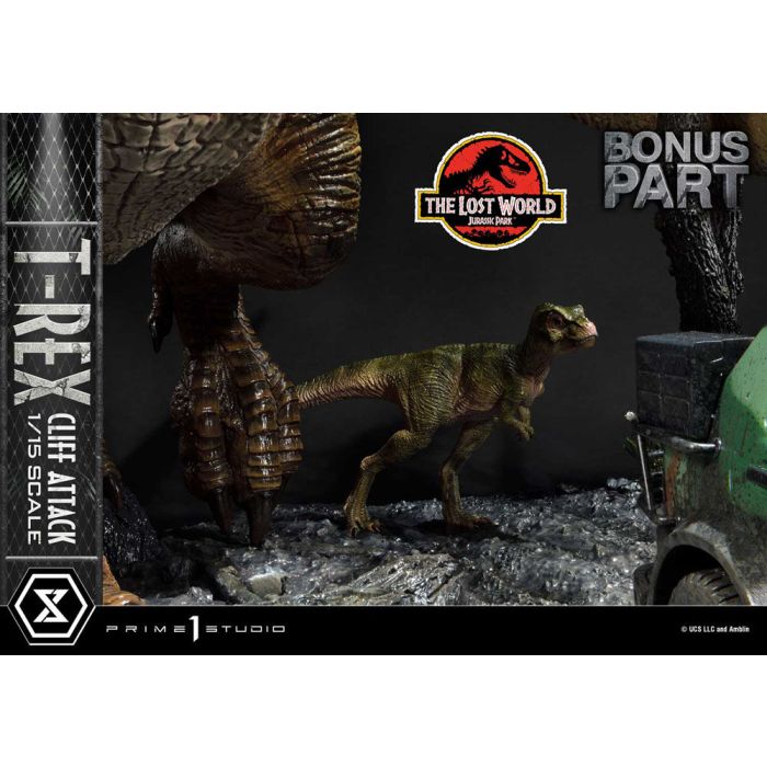 Jurassic World: The Lost World Statue 1/15 T-Rex Cliff Attack Bonus Version 53 cm