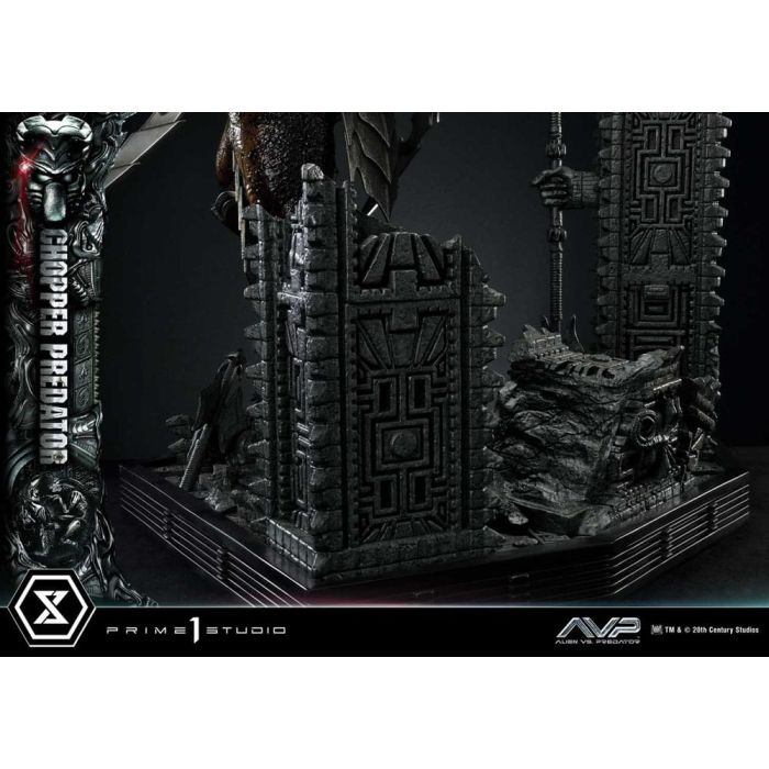 The Alien vs. Predator Museum Masterline Series Statue 1/3 Chopper Predator 103 cm