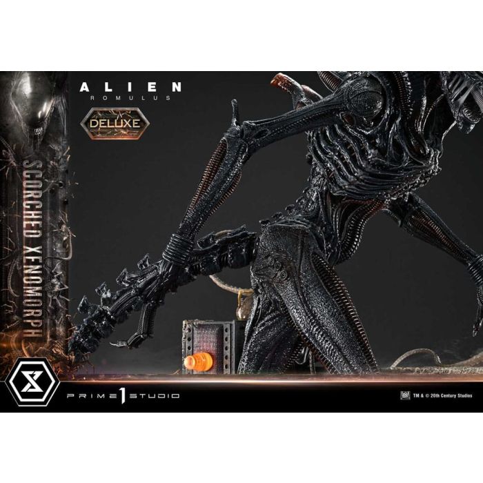 Alien: Romulus Museum Masterline XL Statue 1/3 Scorched Xenomorph Deluxe Version 98 cm