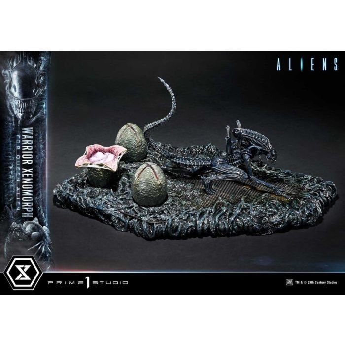 Aliens (Film) Ultimate Diorama Masterline Statue Warrior Xenomorph for Queen Alien 23 cm