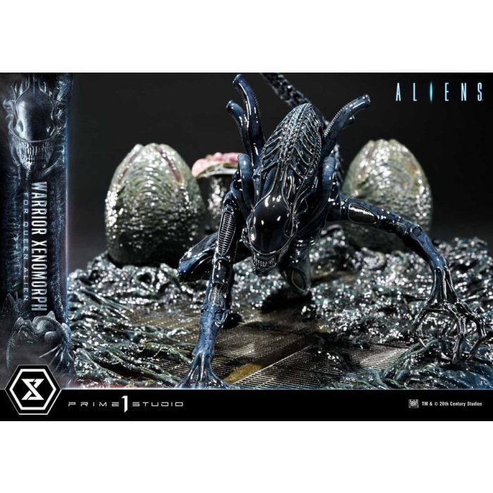 Aliens (Film) Ultimate Diorama Masterline Statue Warrior Xenomorph for Queen Alien 23 cm