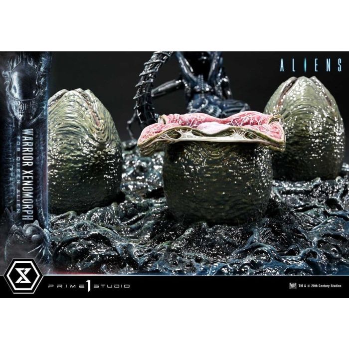 Aliens (Film) Ultimate Diorama Masterline Statue Warrior Xenomorph for Queen Alien 23 cm