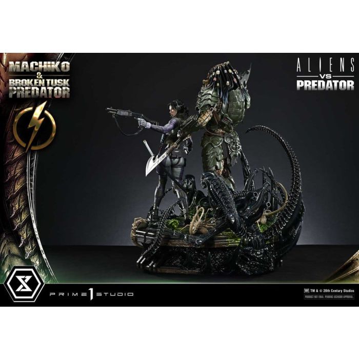 Aliens vs. Predator (Comic) Ultimate Premium Masterline Statue 1/4 Machiko & Broken Tusk Predator 79 cm