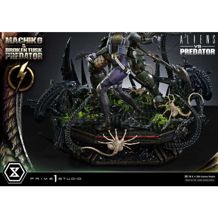 Aliens vs. Predator (Comic) Ultimate Premium Masterline Statue 1/4 Machiko & Broken Tusk Predator 79 cm
