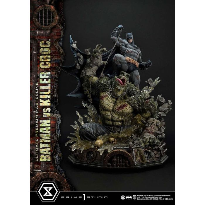 Batman Ultimate Premium Masterline Series Statue Batman Versus Killer Croc 71 cm