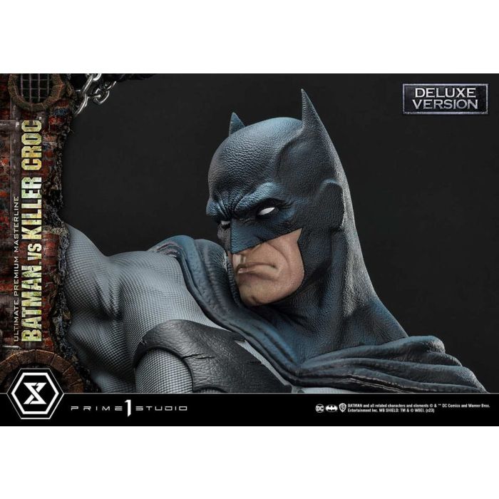 Batman Ultimate Premium Masterline Series Statue Batman Versus Killer Croc Deluxe Version 71 cm