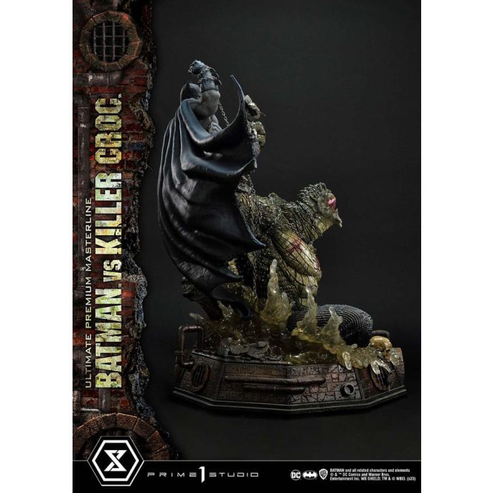 Batman Ultimate Premium Masterline Series Statue Batman Versus Killer Croc Deluxe Version 71 cm
