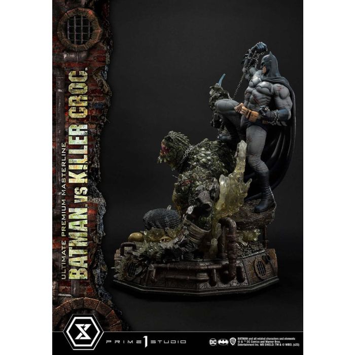 Batman Ultimate Premium Masterline Series Statue Batman Versus Killer Croc Deluxe Version 71 cm