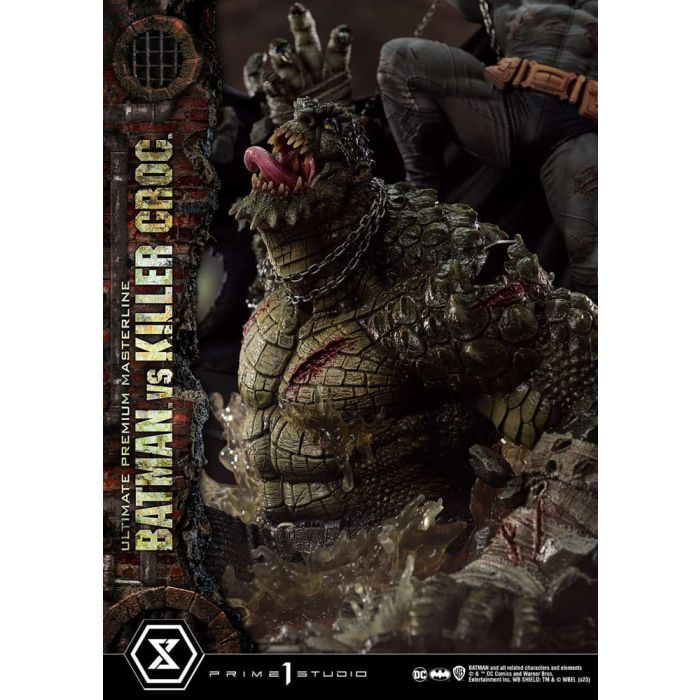 Batman Ultimate Premium Masterline Series Statue Batman Versus Killer Croc Deluxe Version 71 cm