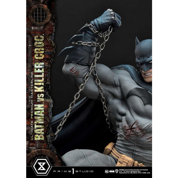 Batman Ultimate Premium Masterline Series Statue Batman Versus Killer Croc Deluxe Bonus Version 71 cm