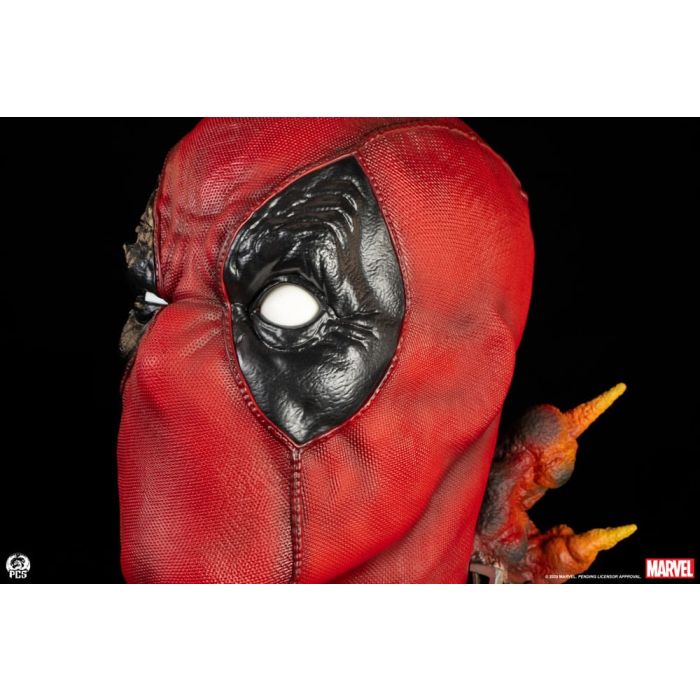 Marvel Fine Art Bust Deadpool 42 cm 