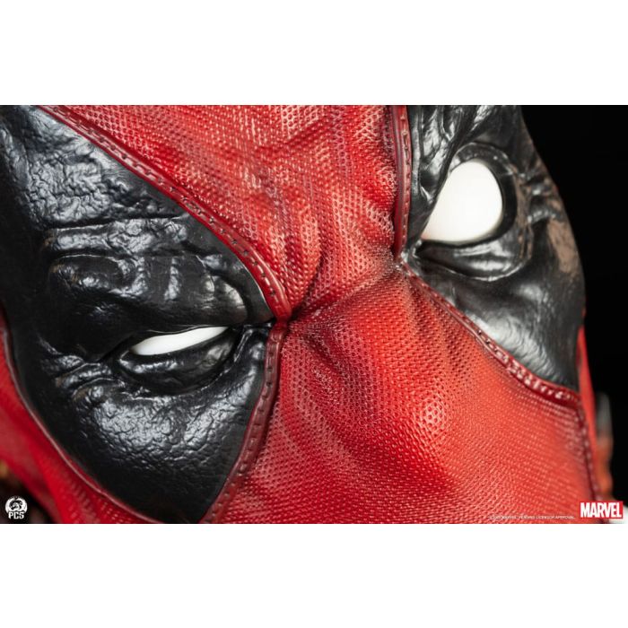 Marvel Fine Art Bust Deadpool 42 cm 