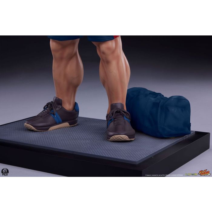 Street Fighter Premier Series Statue 1/4 Evil Ryu: Powerlifting 53 cm