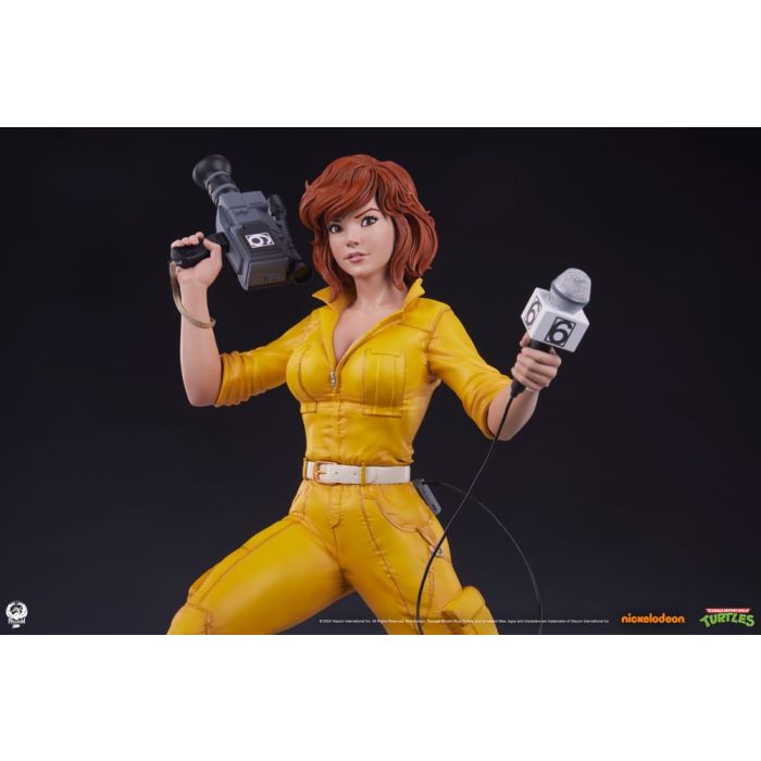 Teenage Mutant Ninja Turtles Premier Series Statue 1/4 April O'Neil 46 cm