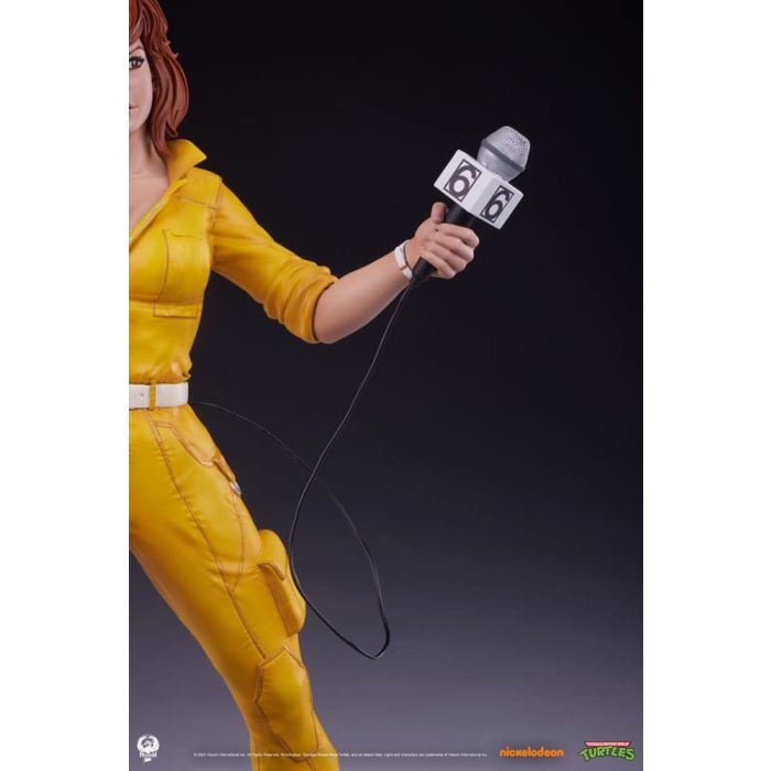 Teenage Mutant Ninja Turtles Premier Series Statue 1/4 April O'Neil 46 cm