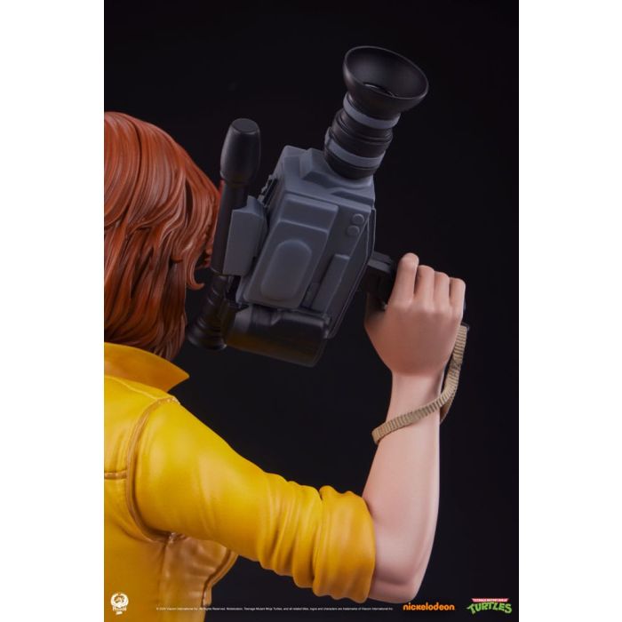 Teenage Mutant Ninja Turtles Premier Series Statue 1/4 April O'Neil 46 cm