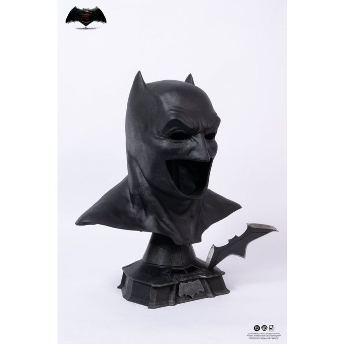 Justice League: Batman v Superman: Dawn of Justice Replica 1/1 Batman Cowl 51 cm