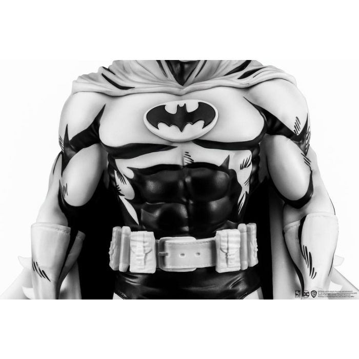 Batman PX PVC Statue 1/8 SDCC 2024 Batman Black & White Version 27 cm  