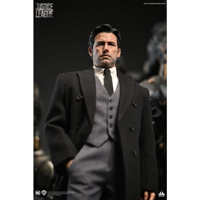 Justice League Statue 1/4 Bruce Wayne (Ben Affleck) 51 cm