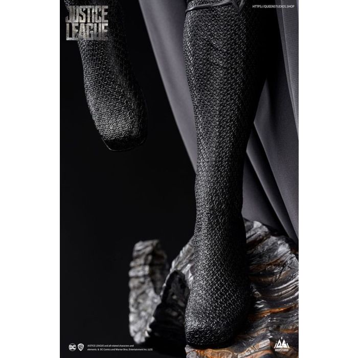 DC Comics Statue 1/3 Superman Black Suit Version Regular Edition80 cm