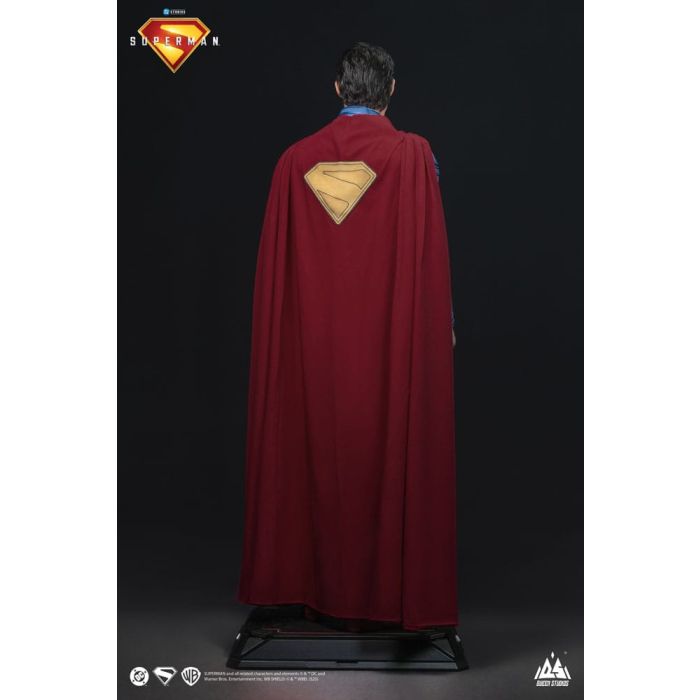 Superman 2025 Life-Size Statue Superman 208 cm