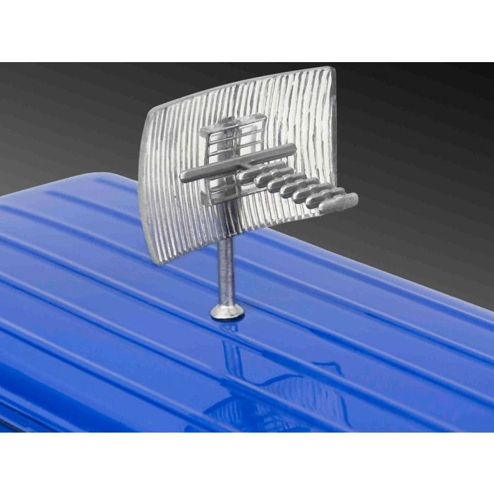 Stranger Things Model Kit 1/25 Squawk Van (Aqua Color) 21 cm