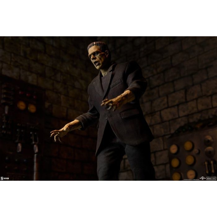 Universal Monsters Action Figure 1/6 Frankenstein (Deluxe Plus Edition) 33 cm