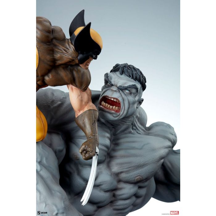 Marvel Statue Grey Hulk vs Wolverine 58 cm
