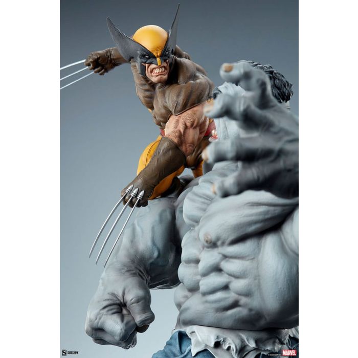 Marvel Statue Grey Hulk vs Wolverine 58 cm