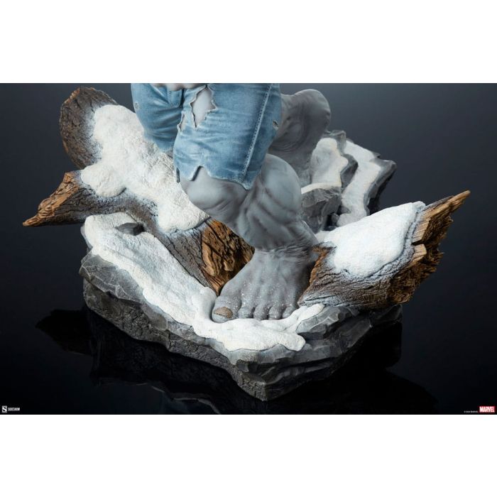 Marvel Statue Grey Hulk vs Wolverine 58 cm