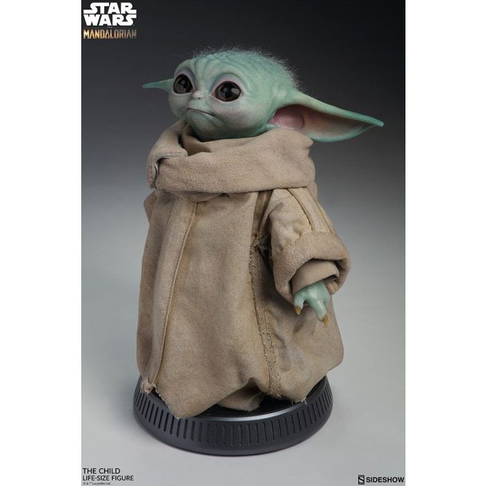 Baby Yoda Statue / The Child Life Size Statue - The Mandalorian - Sideshow Toys