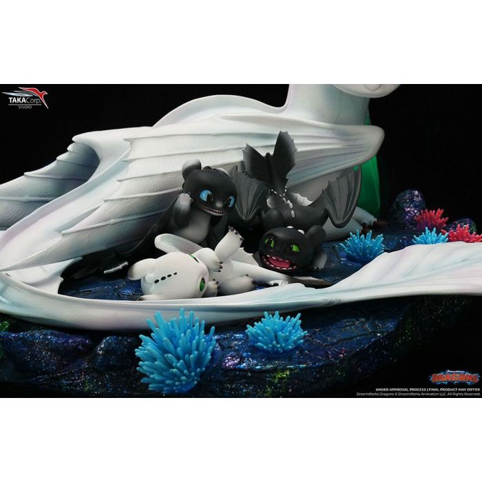 How To Train Your Dragon Statue 1/6 Light Fury & Night Lights 36 cm