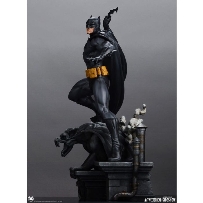 DC Comics Maquette 1/6 Batman (Black and Gray Edition) 50 cm