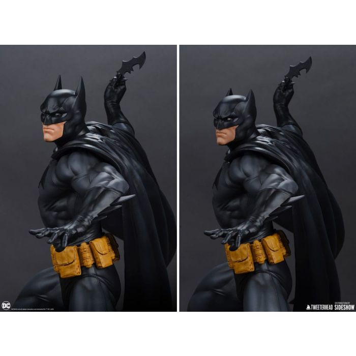 DC Comics Maquette 1/6 Batman (Black and Gray Edition) 50 cm