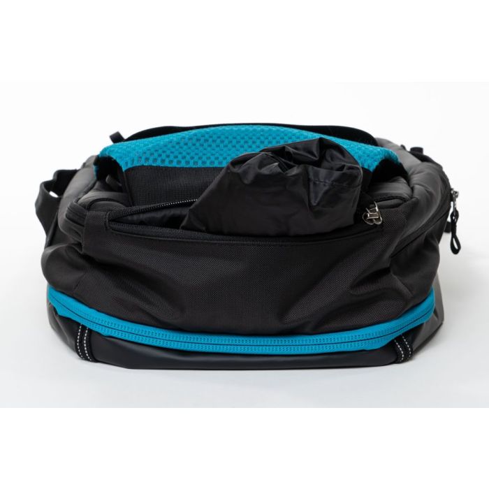 Ultimate Guard Vago 28 Journey Backpack - Black/Petrol