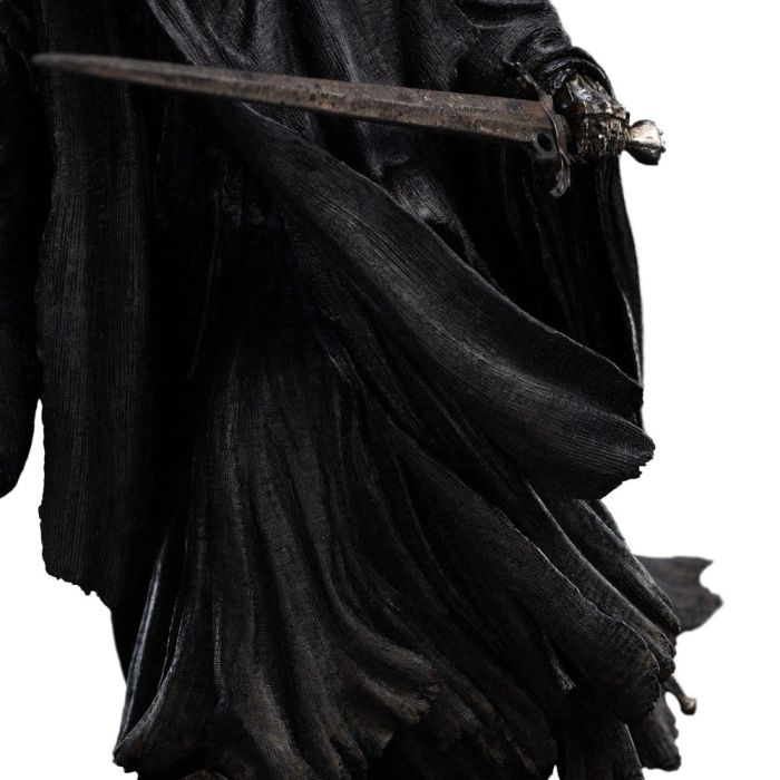 The Lord of the Rings Trilogy Mini Statue Ringwraith at the Prancing Pony 18 cm