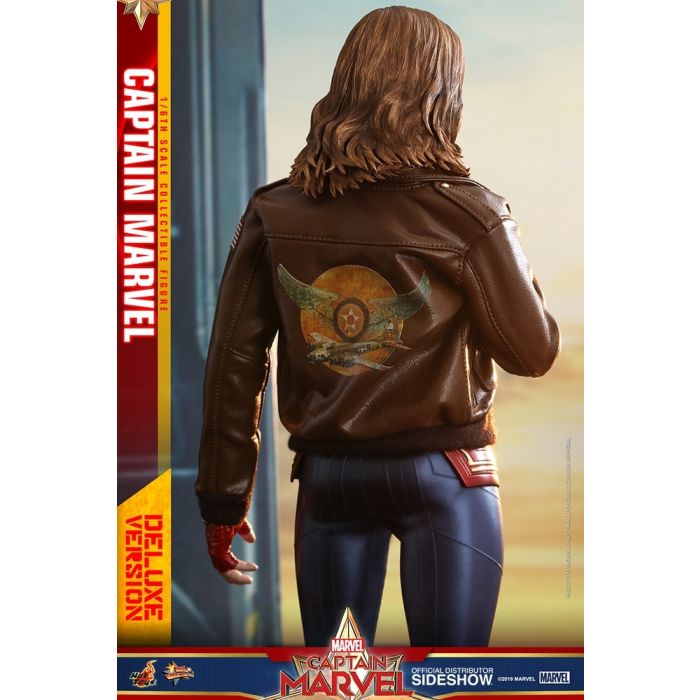 Hot Toys: Marvel - Captain Marvel Deluxe 1:6 scale Figure