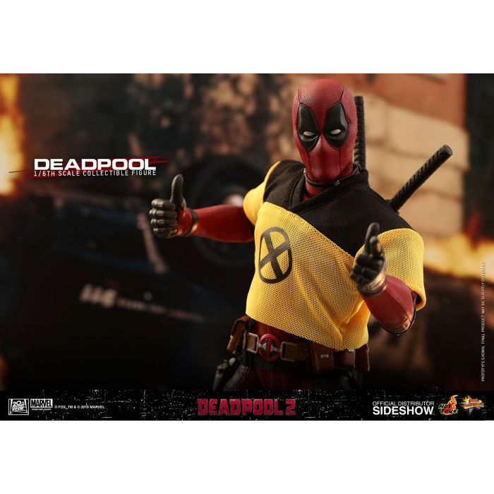 Marvel: Deadpool Movie 2 - Deadpool 1:6 scale Figure