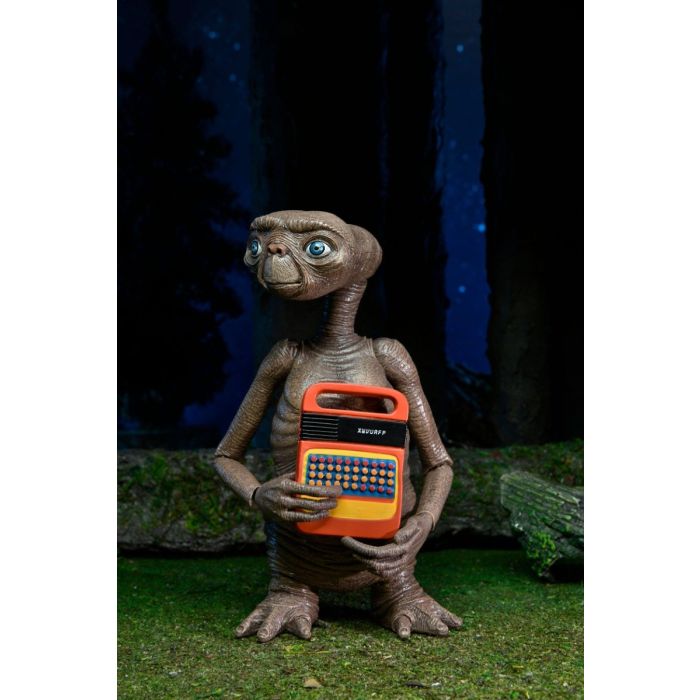 E.T. the Extra-Terrestrial - E.T. Ultimate Action Figure